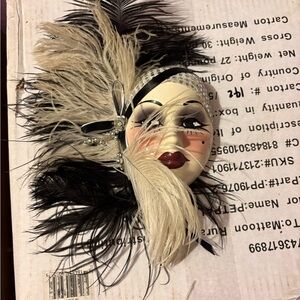 Elegant Feathered Masquerade Mask